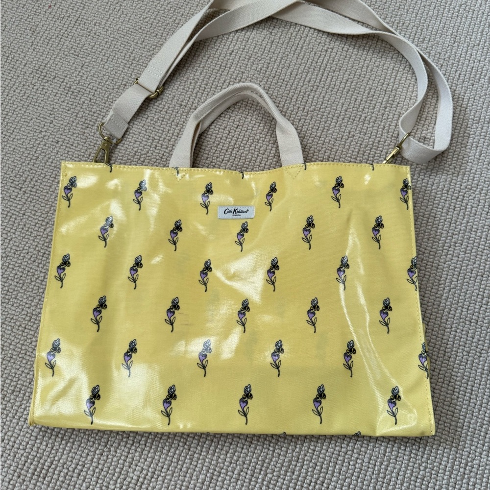 NWT Cath Kidston Strappy Carry all - yellow bee and heart bag.
